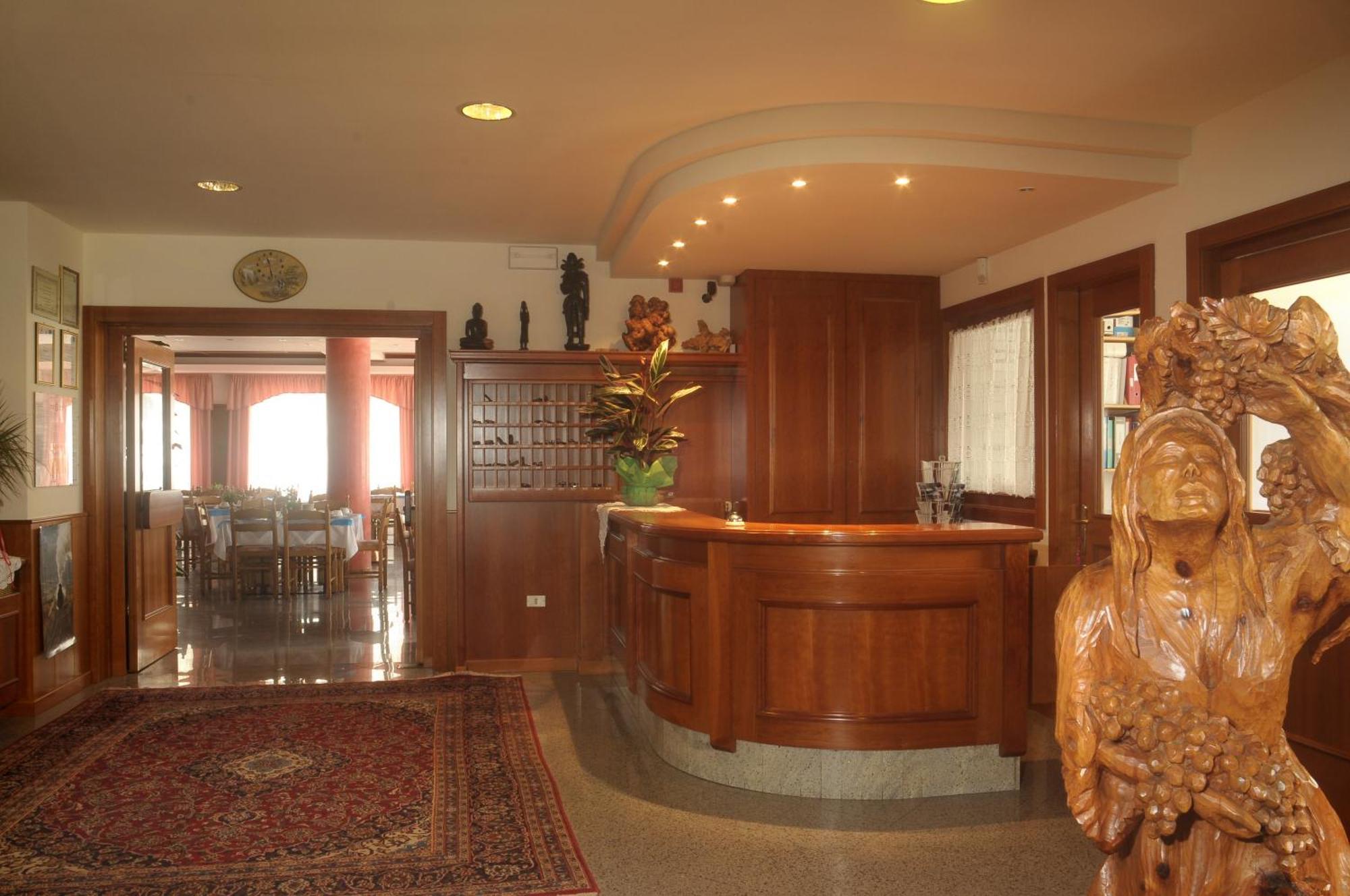 Hotel Bellaria Levico Terme Kültér fotó