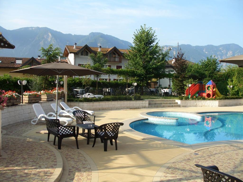 Hotel Bellaria Levico Terme Kültér fotó