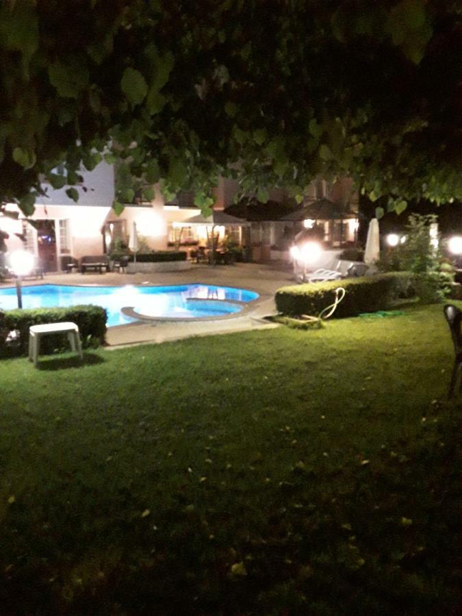 Hotel Bellaria Levico Terme Kültér fotó