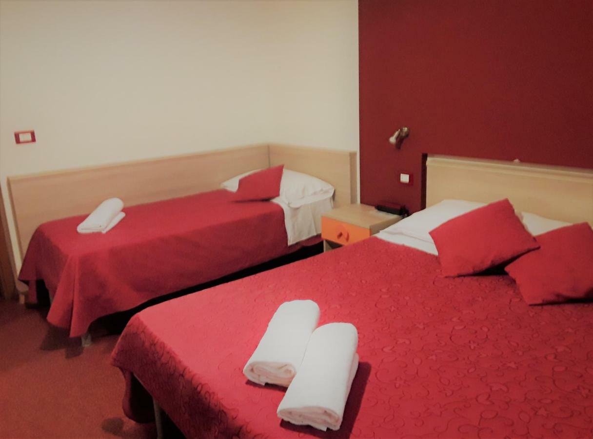 Hotel Bellaria Levico Terme Kültér fotó
