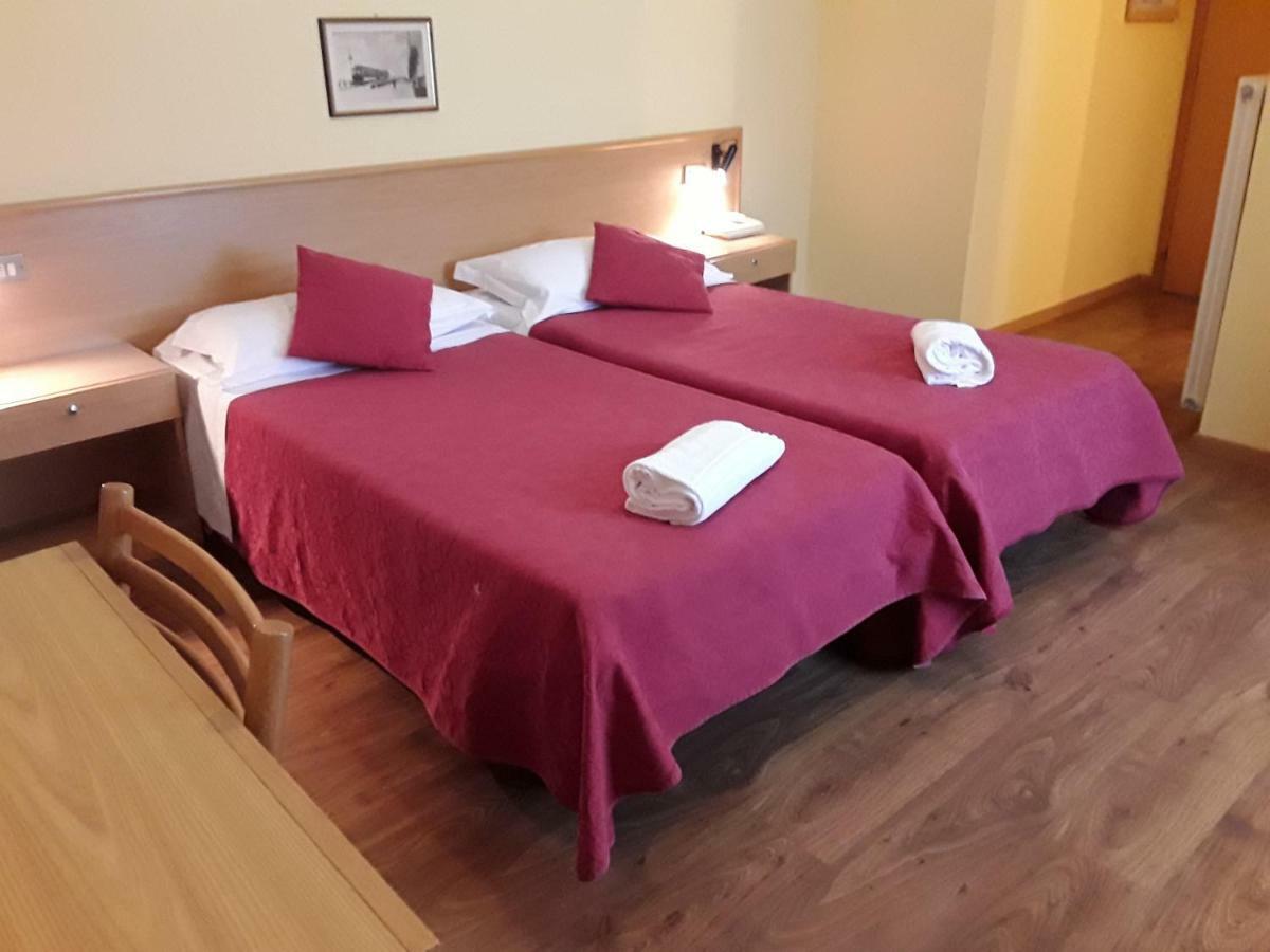 Hotel Bellaria Levico Terme Kültér fotó