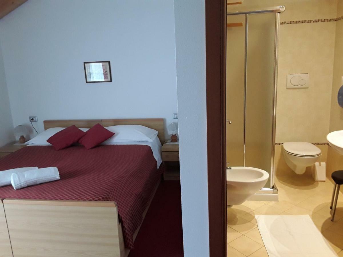 Hotel Bellaria Levico Terme Kültér fotó