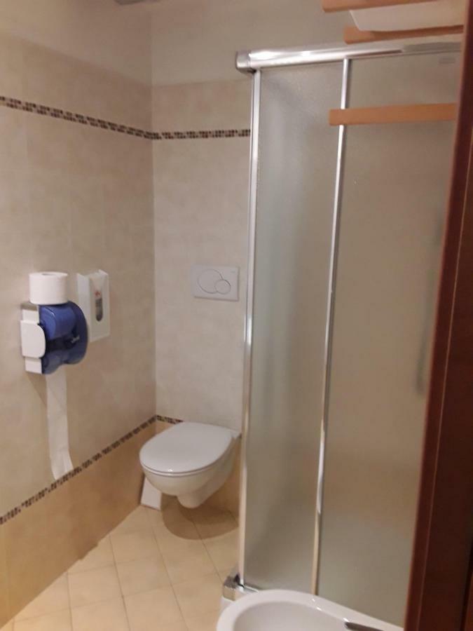 Hotel Bellaria Levico Terme Kültér fotó