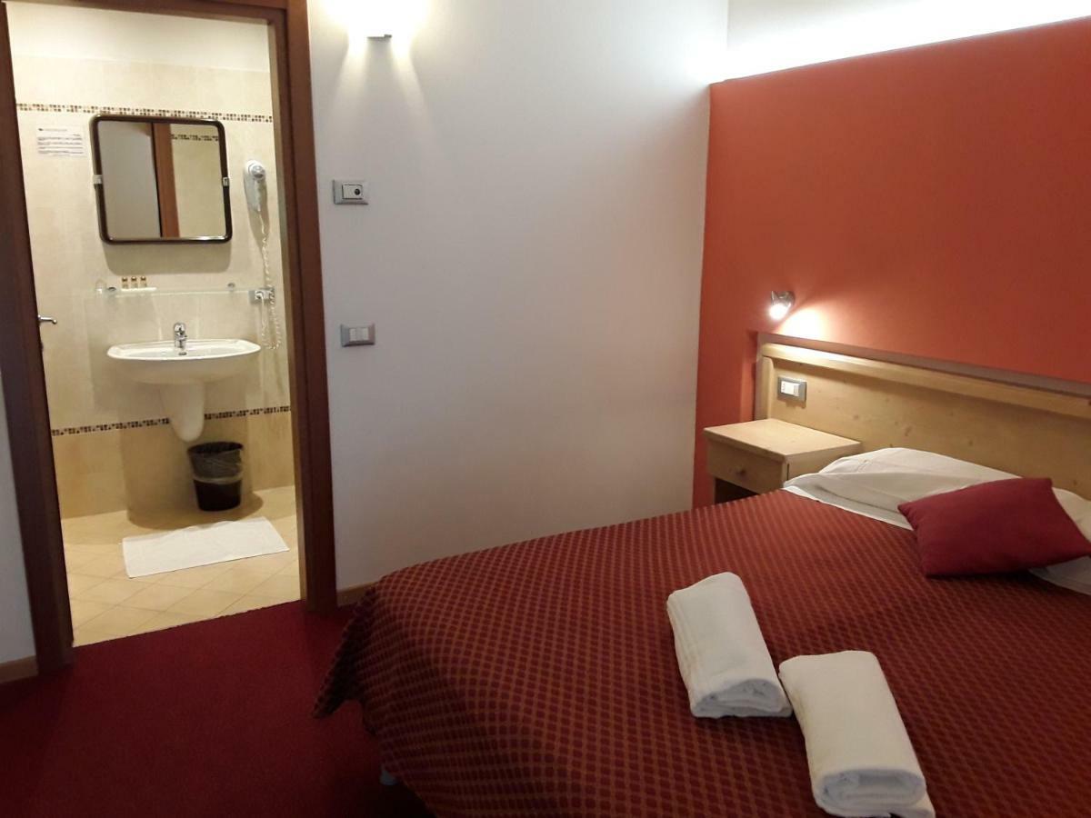 Hotel Bellaria Levico Terme Kültér fotó